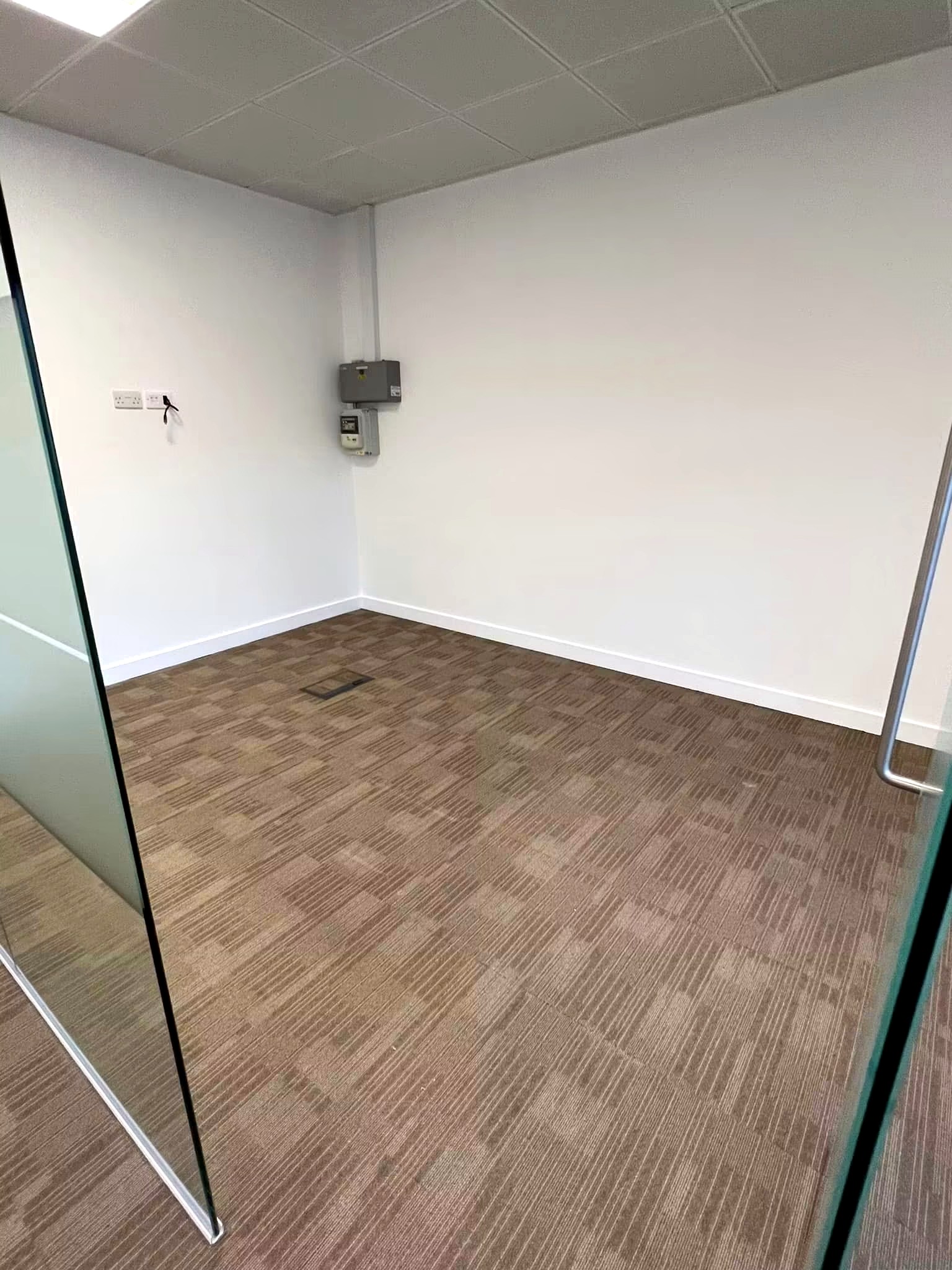 Clean commercial room finish